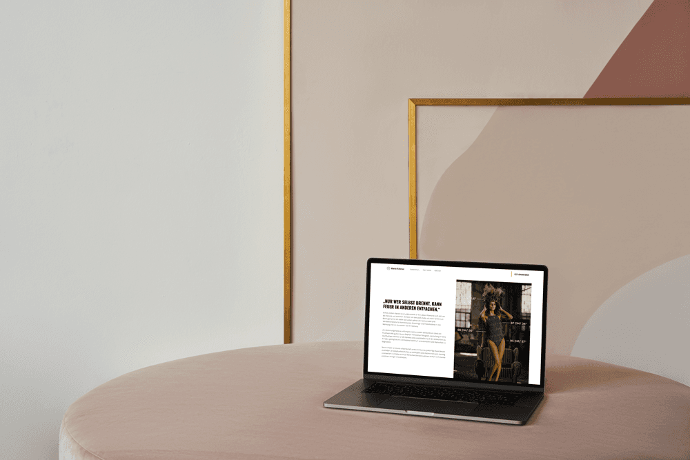 Maria Krämer — Website auf Laptop